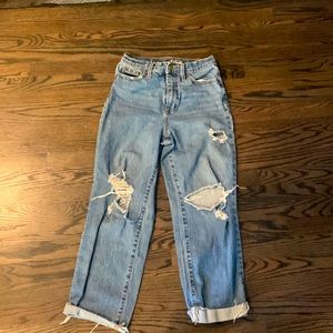 Straight legged universal threads blue jeens